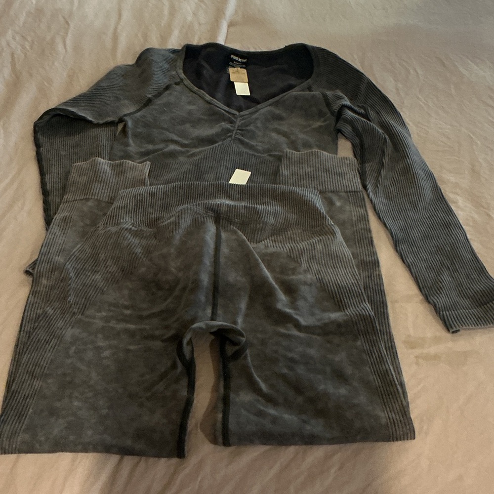 PINK Victoria's Secret Gray Ribbed Lounge Set